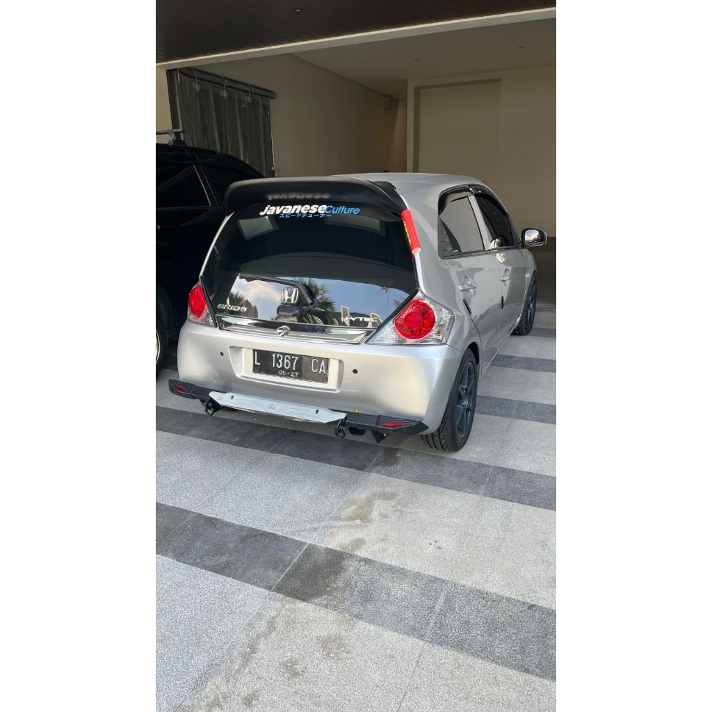 BEMPER  BELAKANG SHOTING STAR MOBIL BRIO  lama - baru