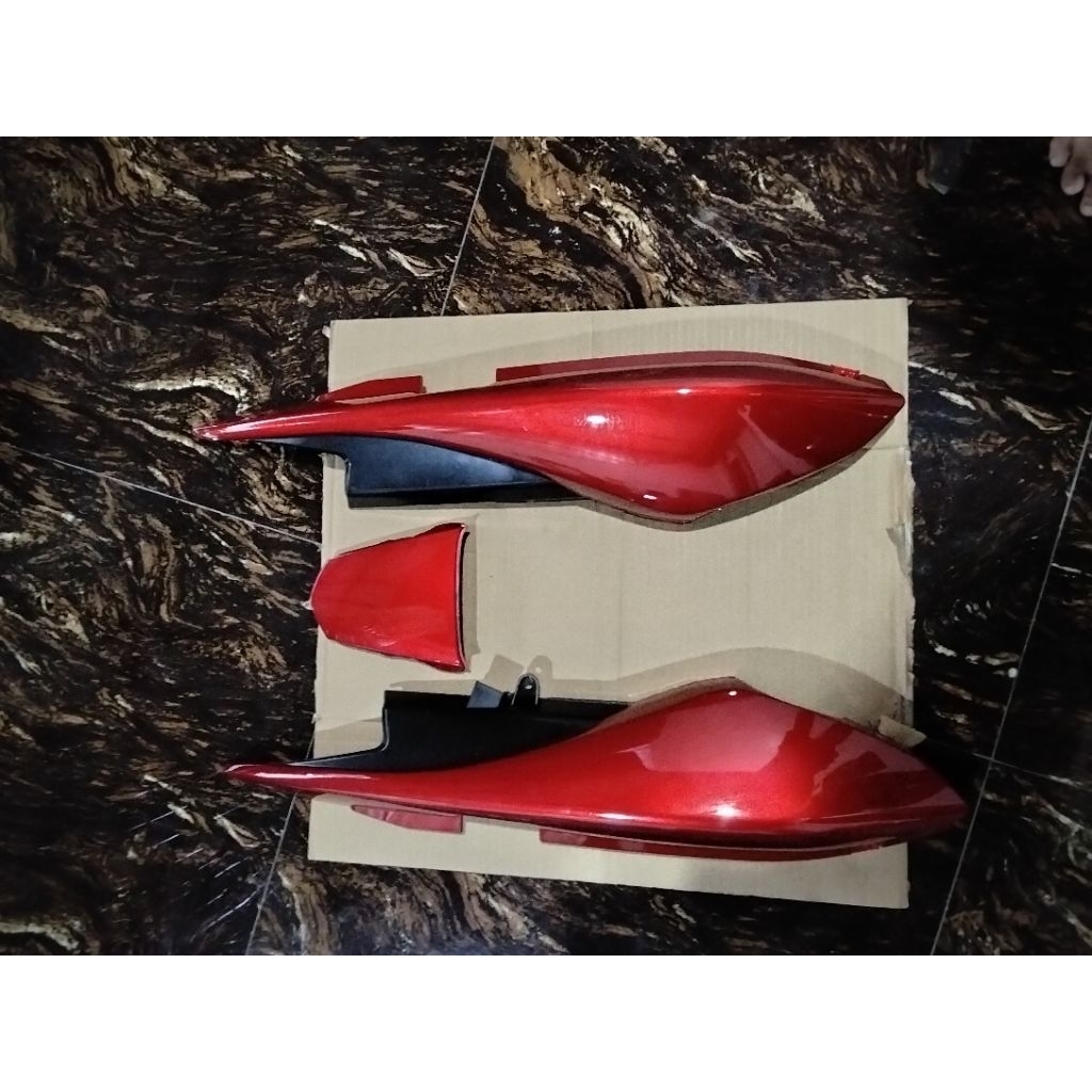cover bodi samping honda tiger revo warna merah maroon