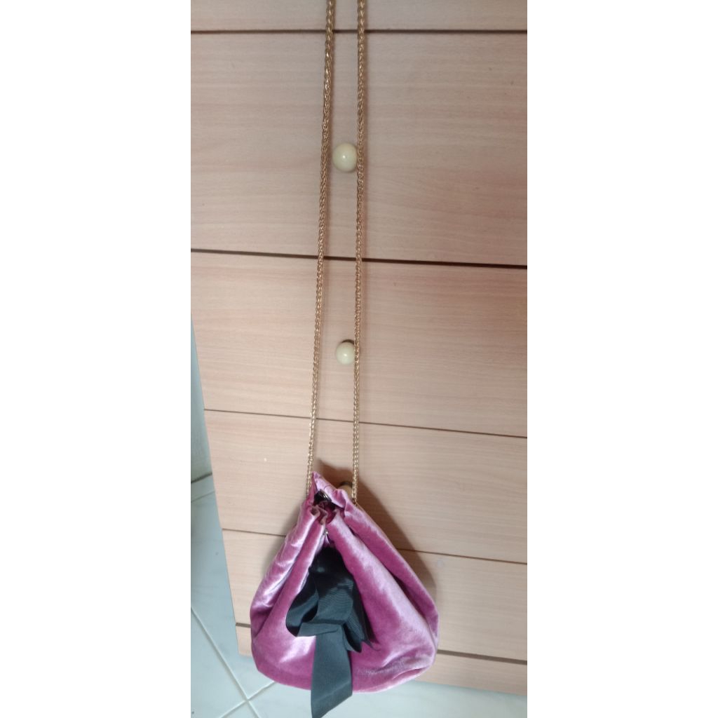 Preloved tas tali panjang ungu muda