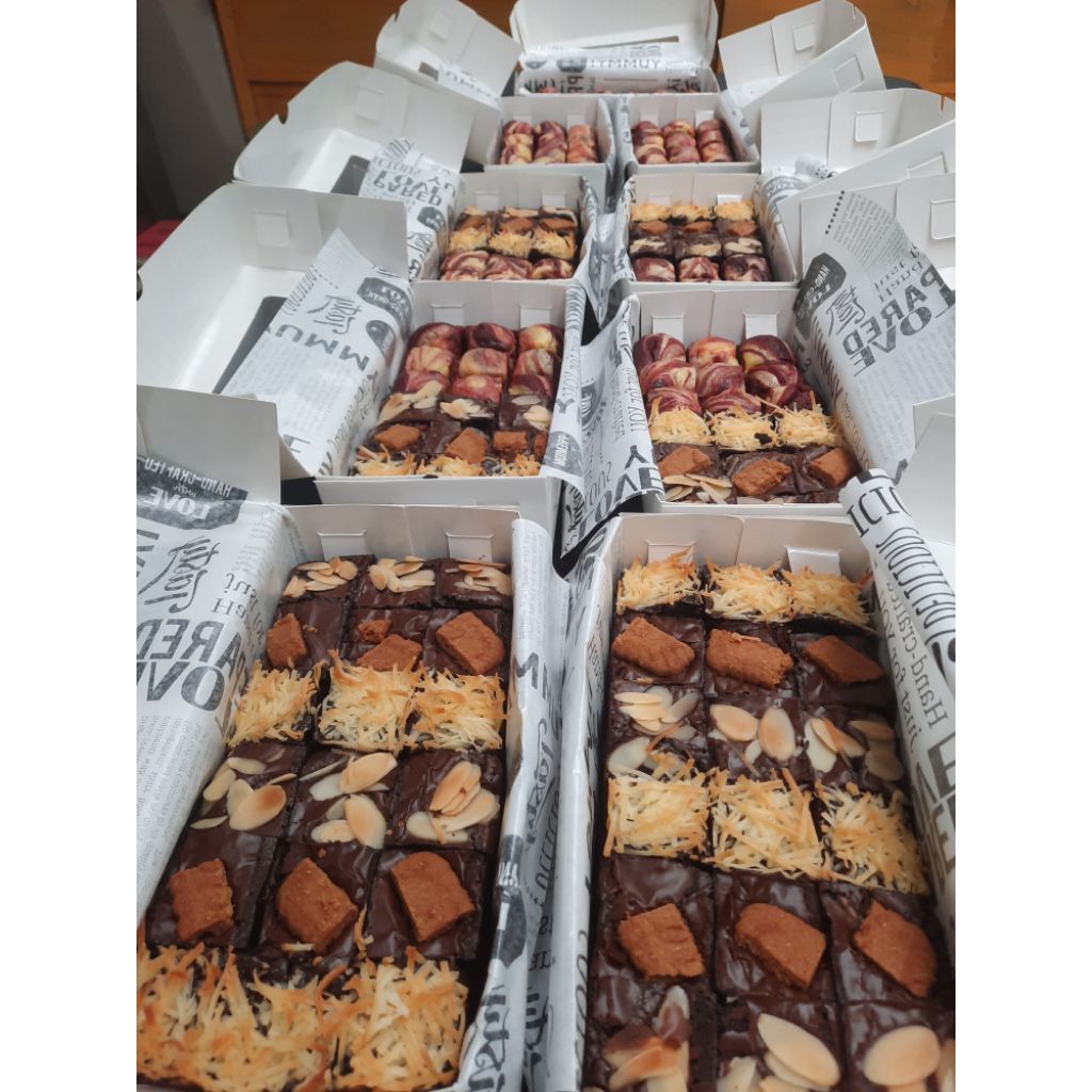 

Brownies Fudgy Lumer | Cokelat Pekat & Moist | Homemade Fresh Tanpa Pengawet