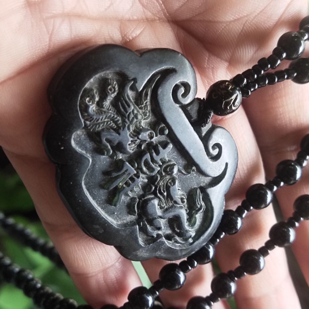 Liontin Black Jade Naga Vintage