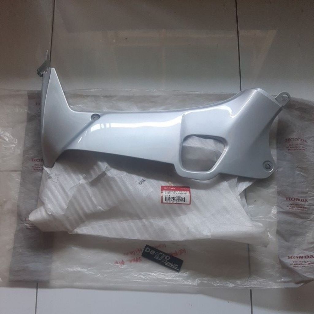 cover sayap legsil legshield dalam kiri silver HONDA SUPRA X 100 LD SUPRA XX LAMA ORI ORIGINAL AHM A