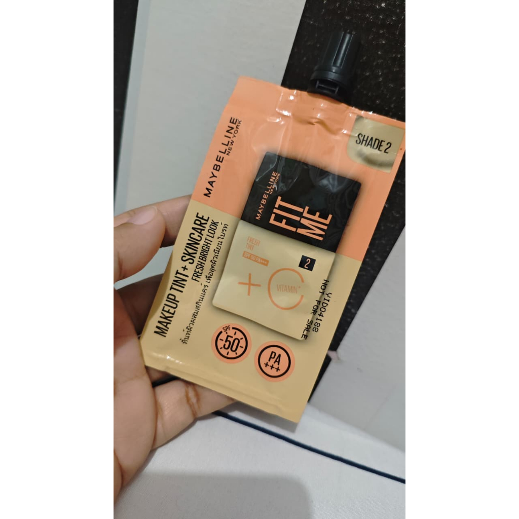 Maybelline Fit Me Fresh Tint Skin Foundation Sachet 5 ml - Shade 02 kulit cerah