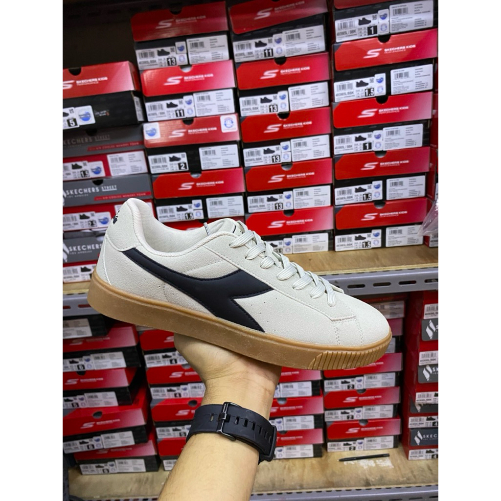 Sneakers pria sepatu Diadora original/ Diadora Pizora mens sneakers shoes-Beige