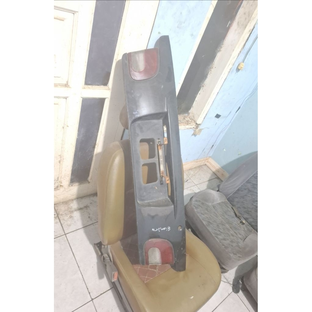 stoplamp bagasi lampu belakang garnis bagasi hyundai Elantra 90-98