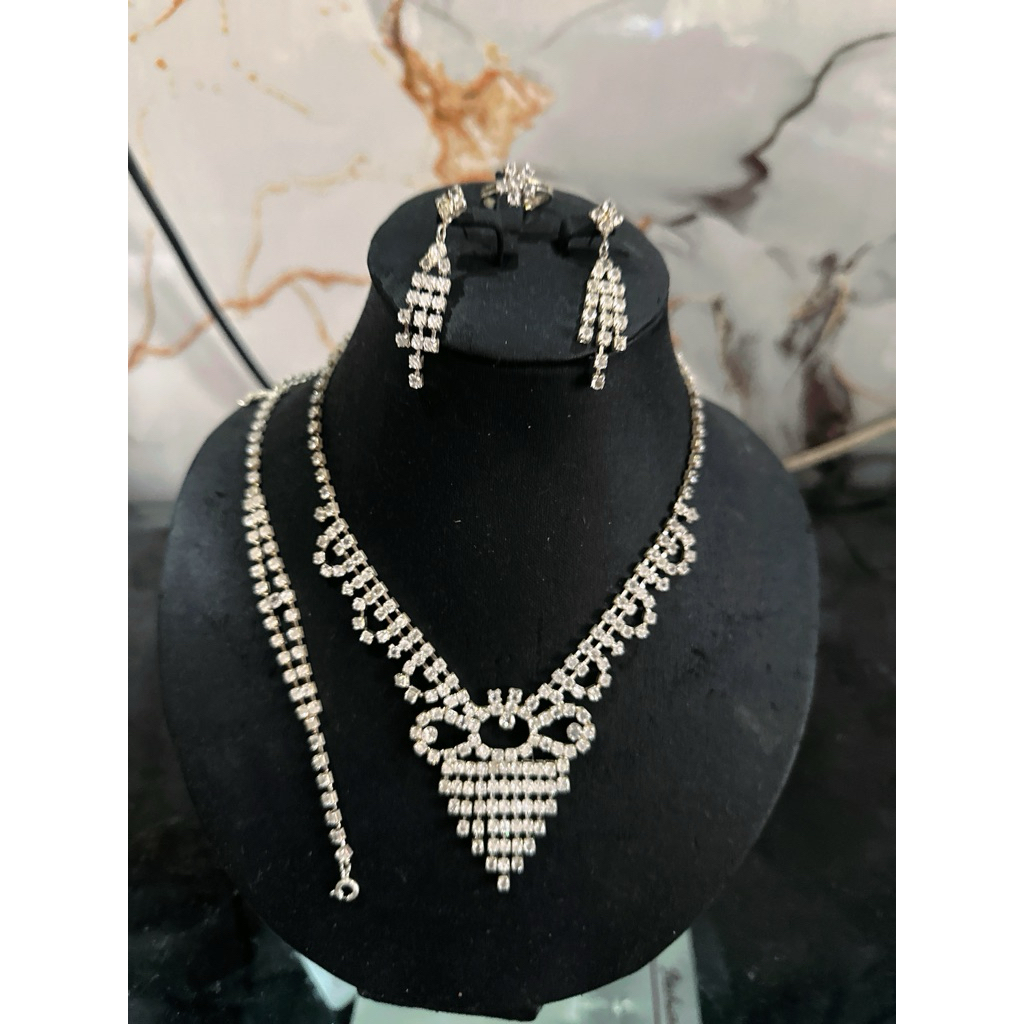 Perhiasan Imitasi Set Kalung Gelang Cincin Anting