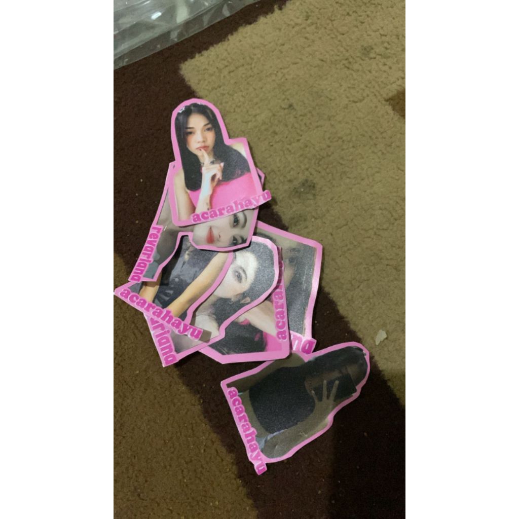 

Stiker Tulis Nama Dan Foto Wajah Costum Tahan Air