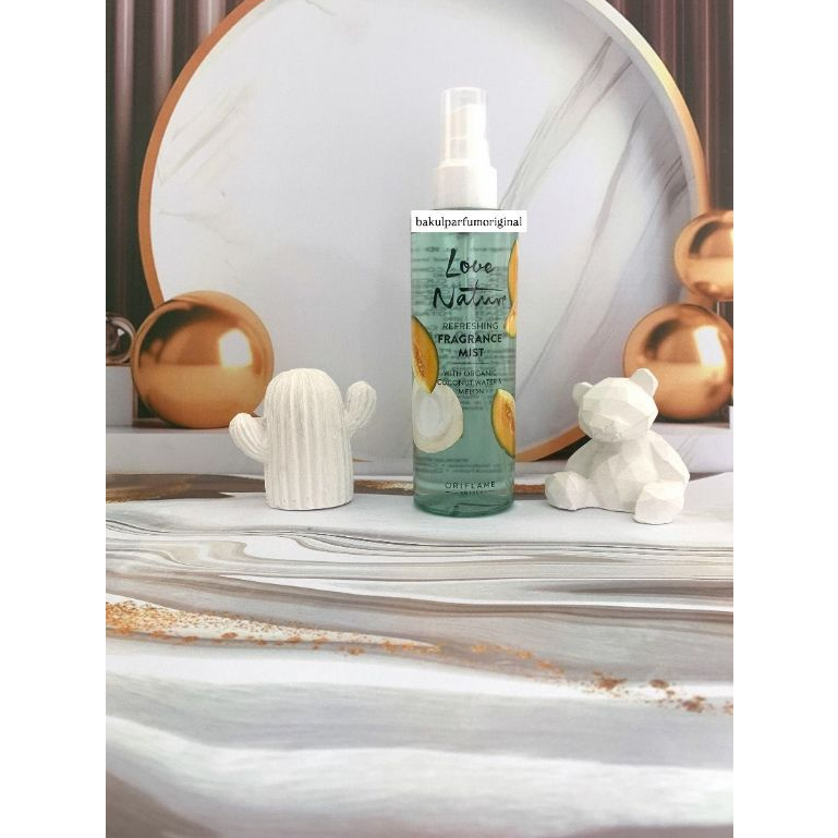 

♥️BMW♥️ 43956 Refreshing Fragrance Mist with Organic Coconut Water & Melon