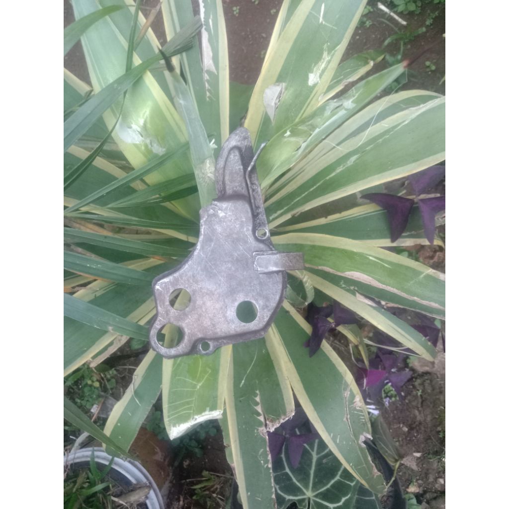 tutup pompa oli samping satria 2 tak lumba hiu