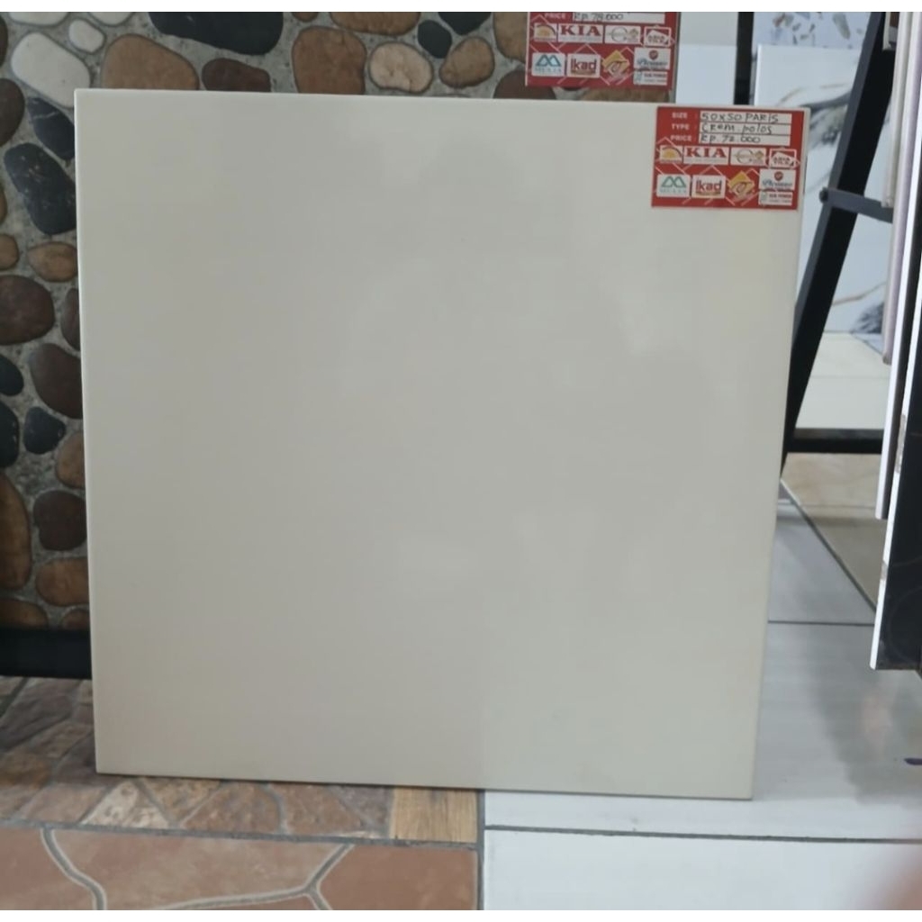 Keramik Lantai 50x50 Clear Ivori || Crem Polos