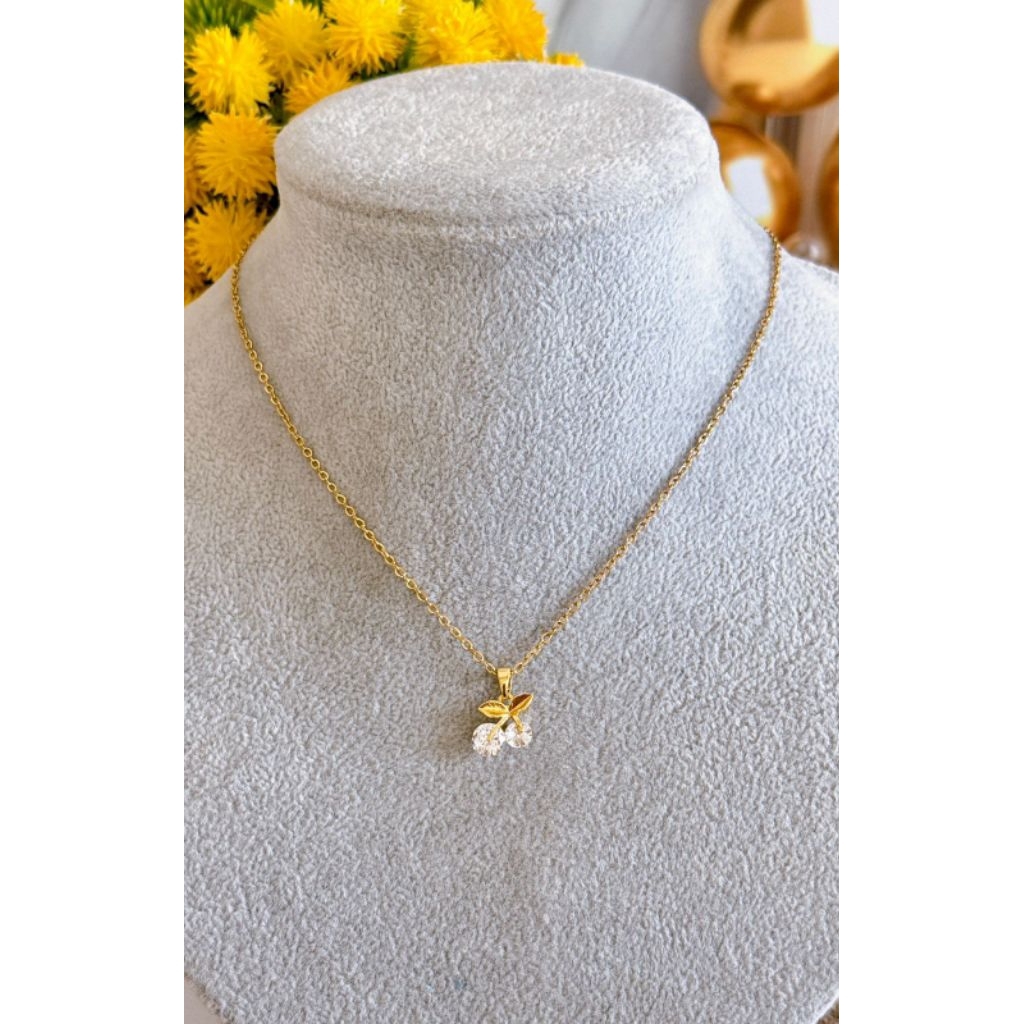 Kalung titanium set liontin ceri putih