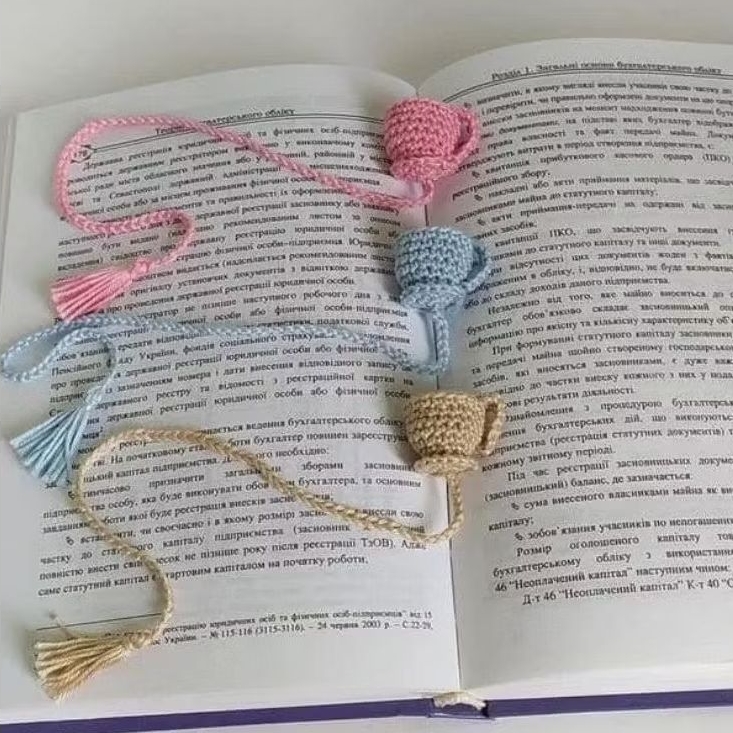 

coffe cup bookmark crochet handmade by syndeisy | crochet coffee bookmark