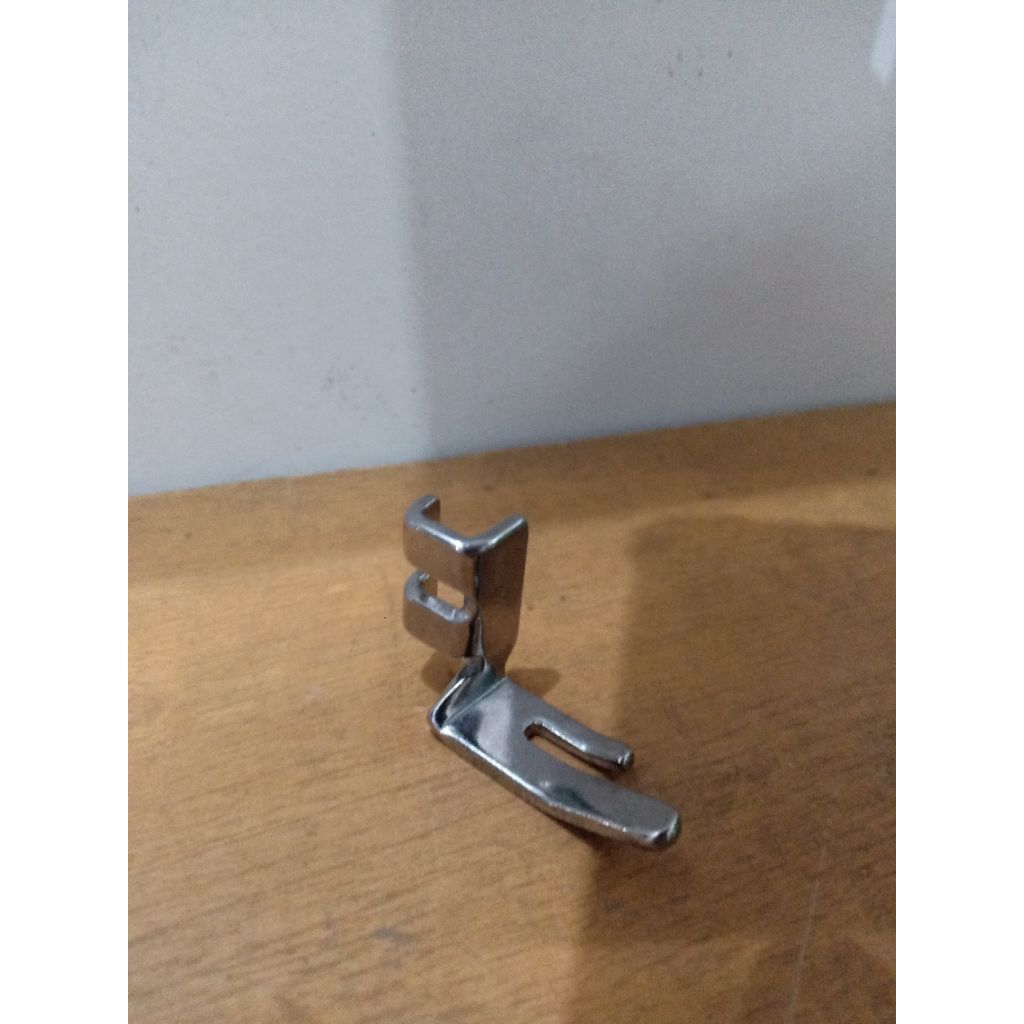 Sepatu mati mesin jahit klasik (Kecil) / Mesin jahit hitam / Alat jahit