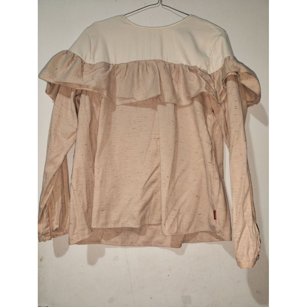 blouse by dauky