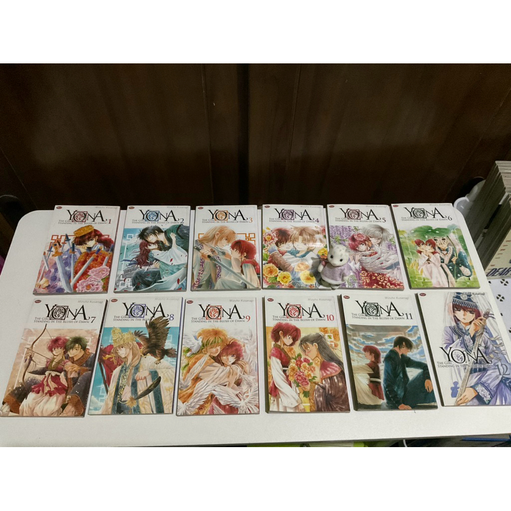 Preloved Komik set Yona the girl standing in the rain Akatsuki no yona yona of the dawn vol 1-12