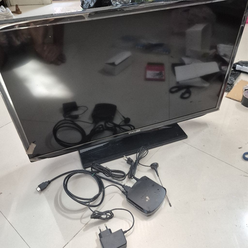 tv led samsung 32 second