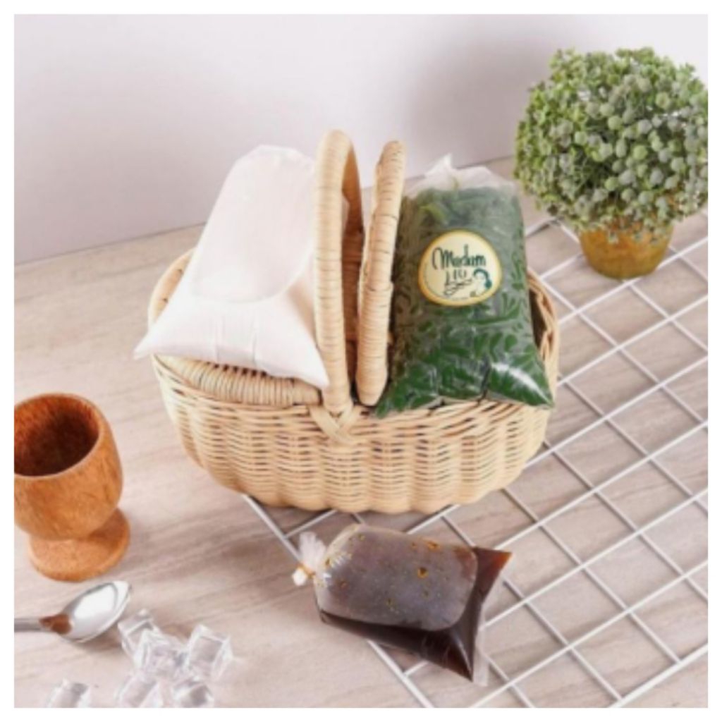 

Paket Es Cendol Dawet Daun Suji Asli Tanpa Pegawet / Es Cendol Madam Liu