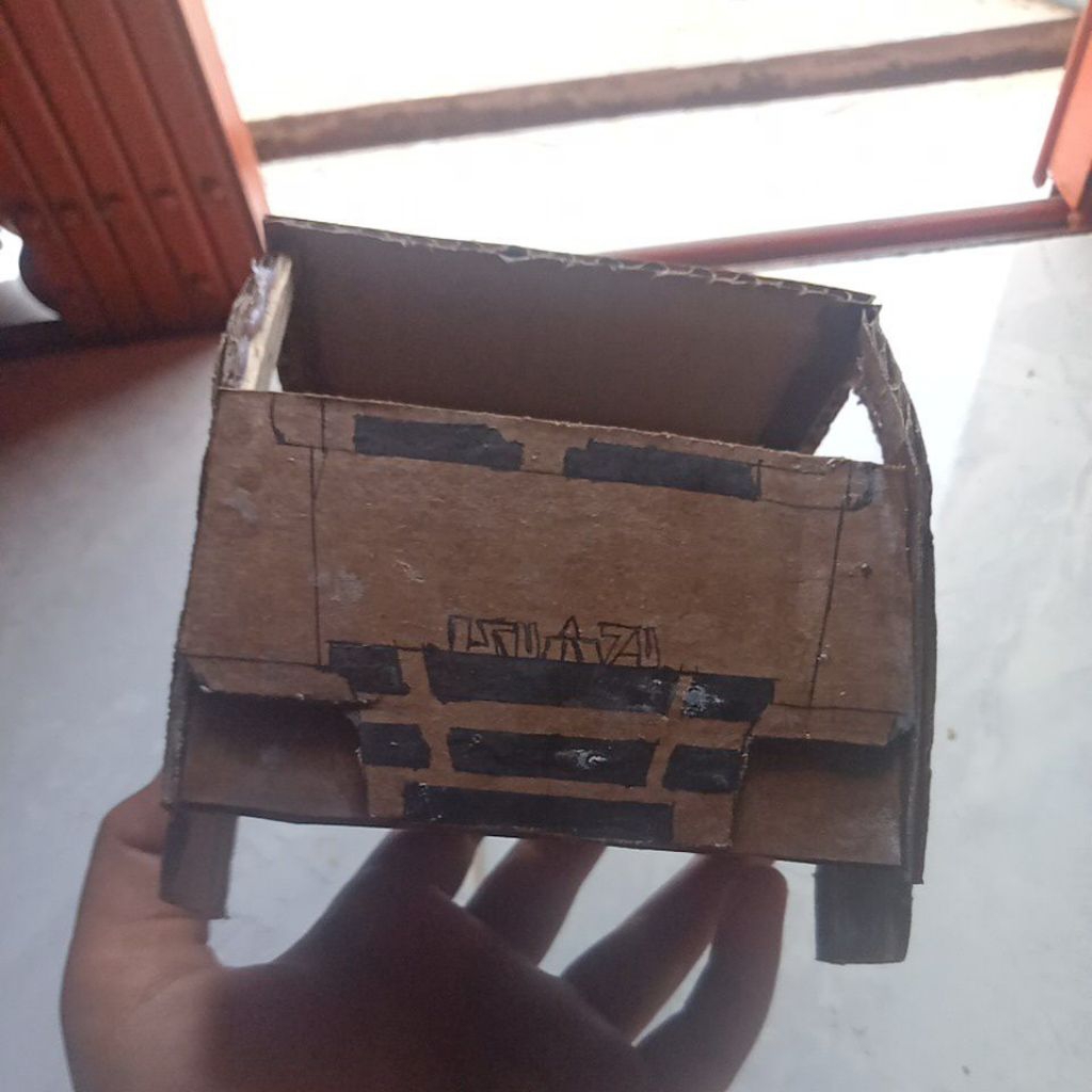 Kabin miniatur truk Skala truk plastik  / Kabin canter gril giga untuk skala truk plastik