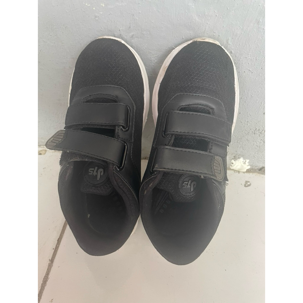 PL Sepatu Anak SD LIKE NEW