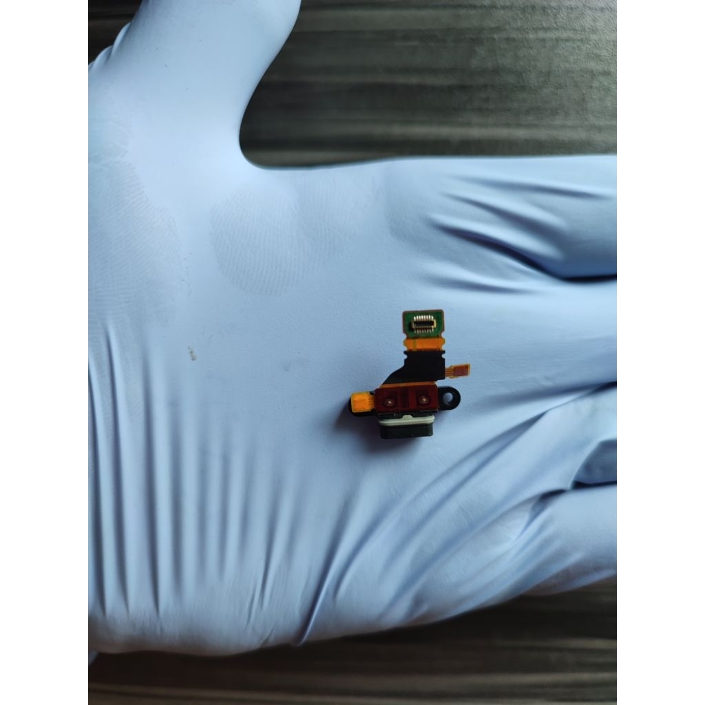 Conektor Charger / Port Usb Sharp SH04H, SHV34,506SH  Original Normal dan Bergaransi