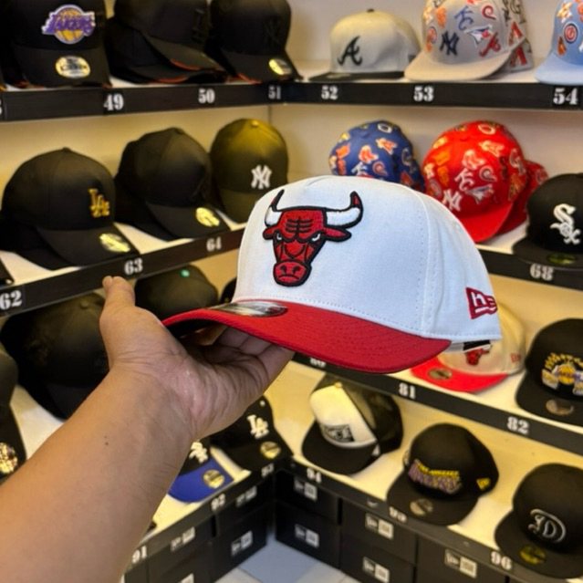 TOPI PRIA/TOPI BASEBALL BANTENG PUTIH BORDIL MERAH