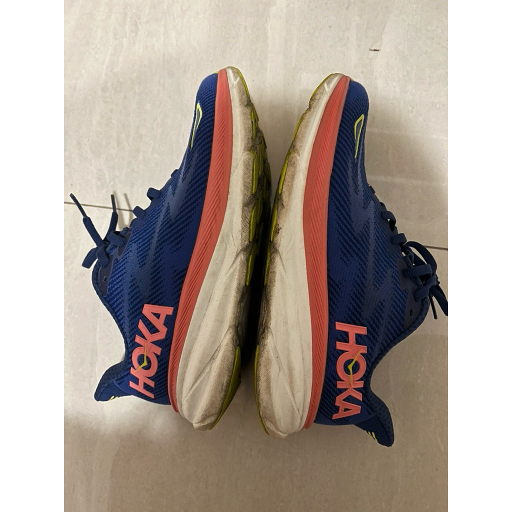 HOKA CLIFTON 9 WOMAN SECOND / SEPATU LARI HOKA CLIFTON 9 size 39 1/2