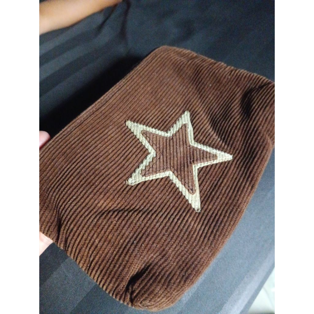 

tempat pensil pouch makeup bludru coklat