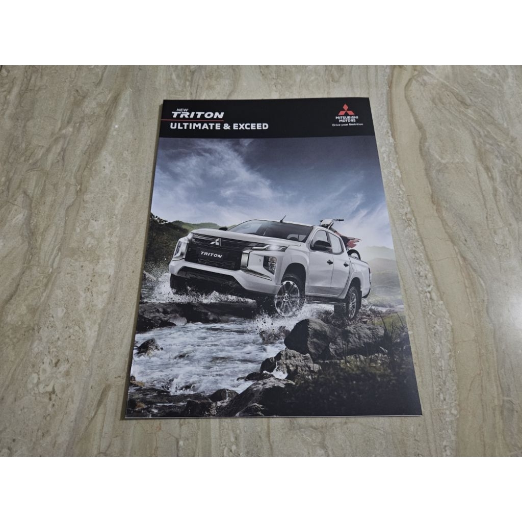 brosur katalog mobil mitsubishi triton ultimate exceed 2022 leaflet