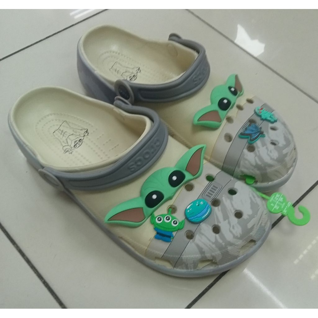CROSS STAR WARS GROGU /sandal Crocs dewasa