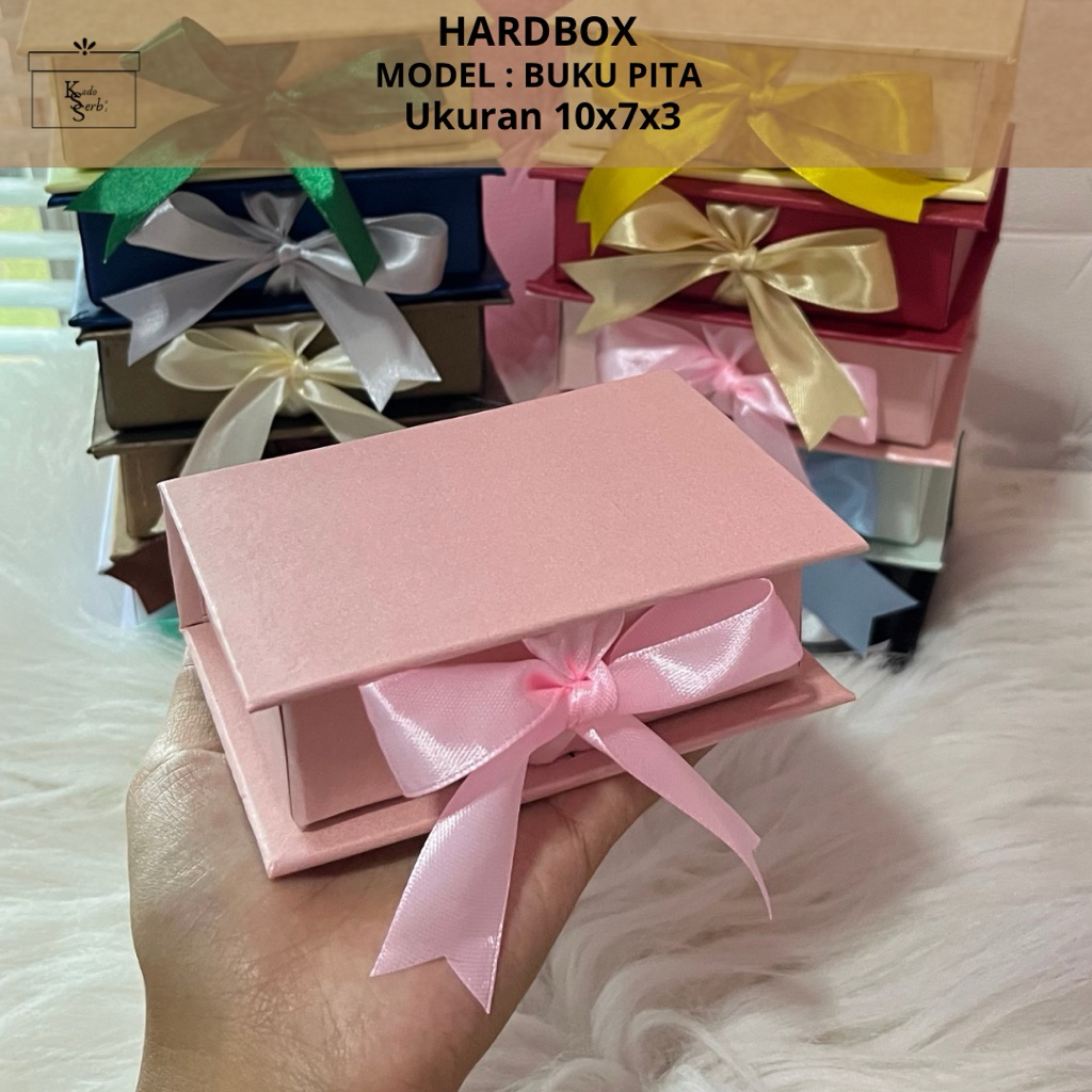 

Hardbox model buku pita 10x7x3 cm / box LM / box emoney / kotak kado / giftbox / box mini