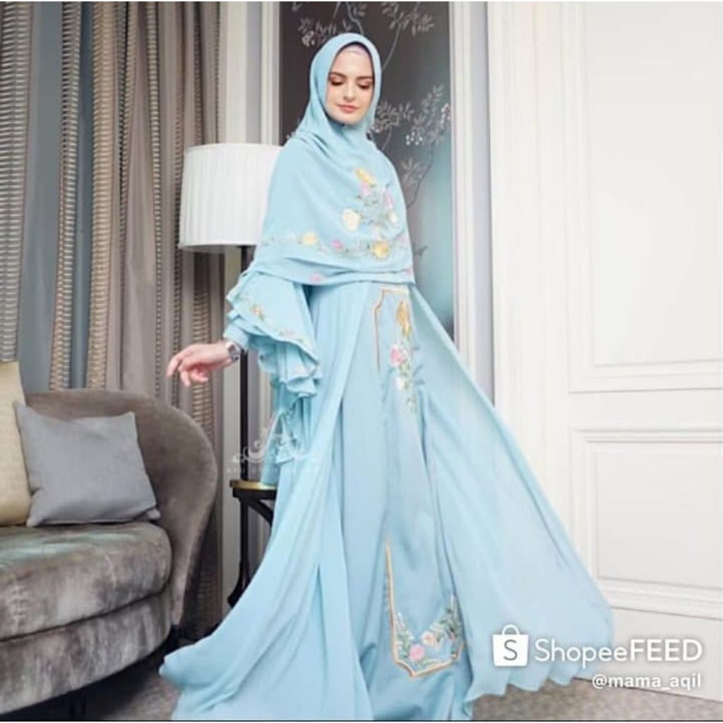 Ayu Dyah Andari Syar'i Free Hijab