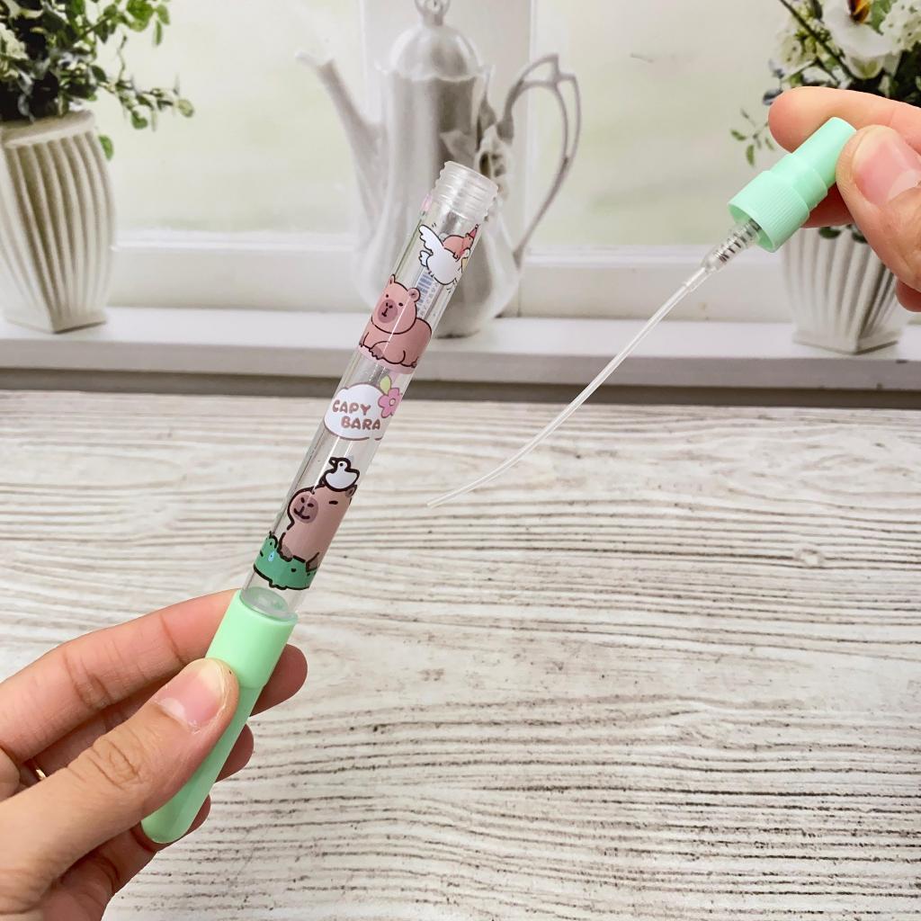 

PULPEN PARFUM FULLBODY CAPYBARA PGK-1927 10 ML TERSEDIA 6 VARIAN WARNA TINTA PEN WARNA HITAM ECERAN TERMURAH BISA COD