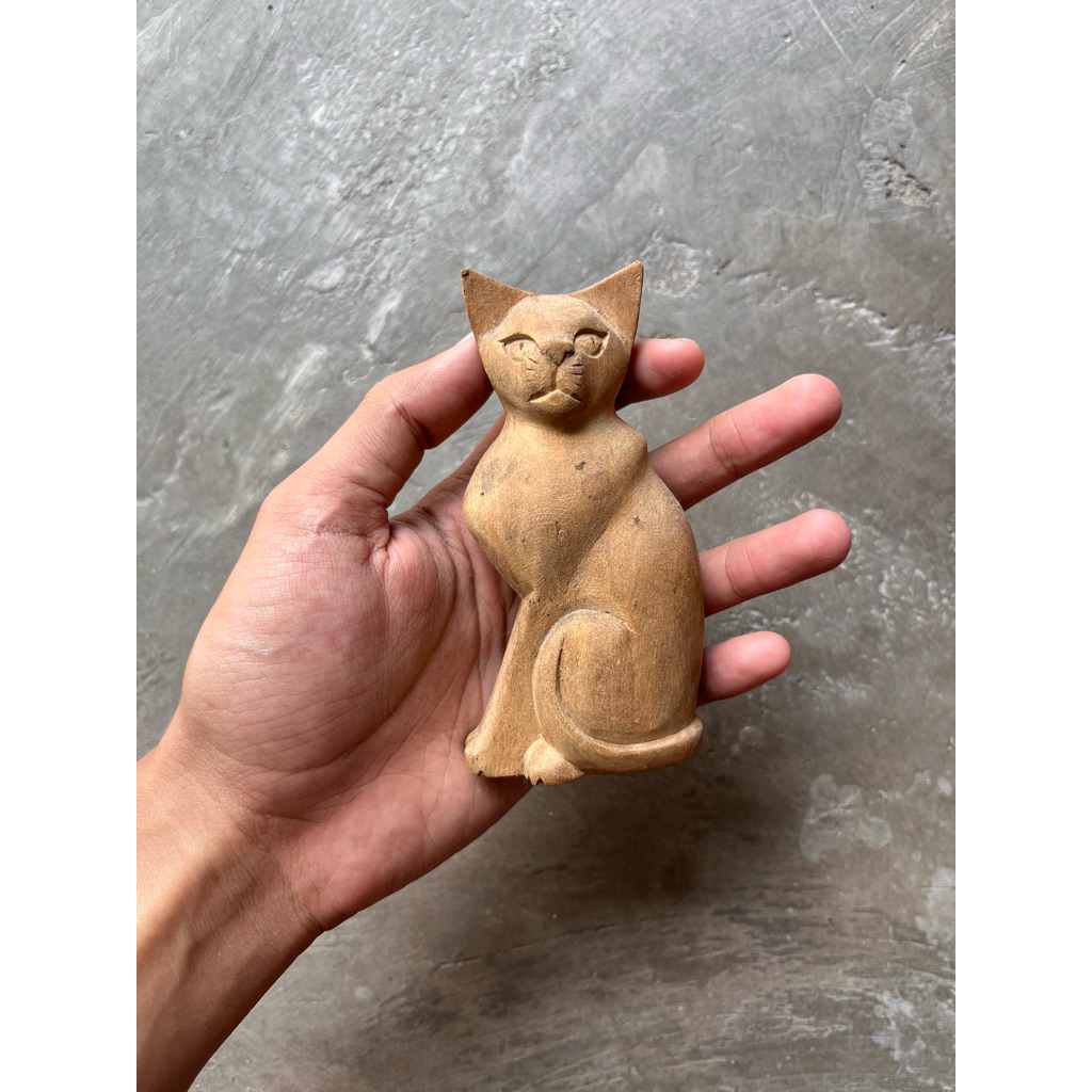 Patung kucing kayu jadul