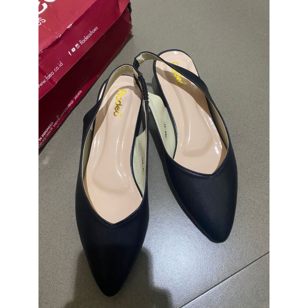 PREE LOVE FLADEO SANDAL WANITA HAK 3cm