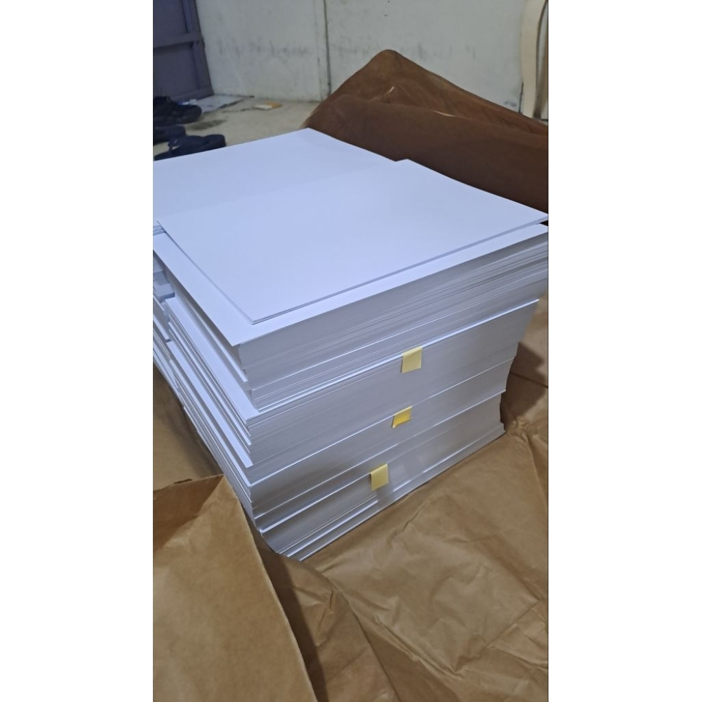 

KERTAS BC / BUFFALO PUTIH 150 GRAM UKURAN A4 21 X 30 CM