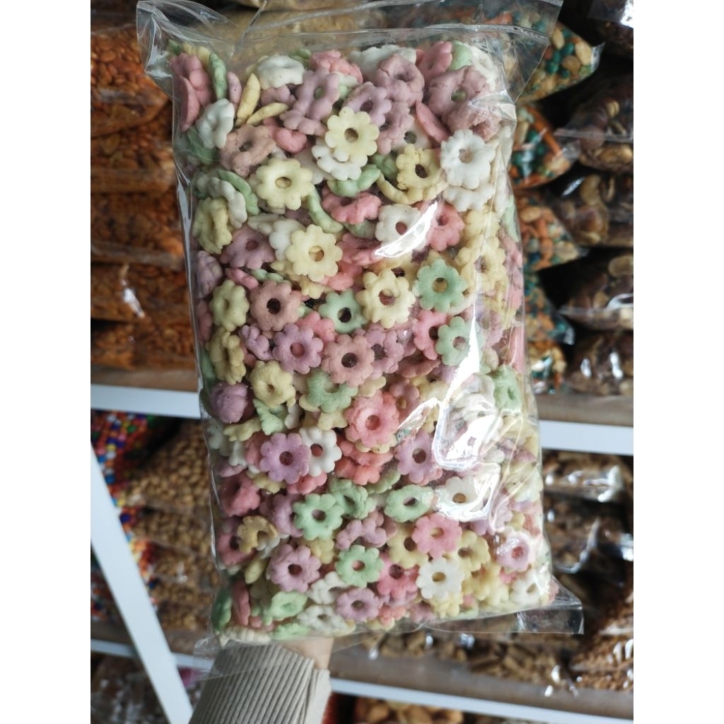 

Sakura warna warni/snack Riri kemasan 500 gram promo HARGA TERMURAH
