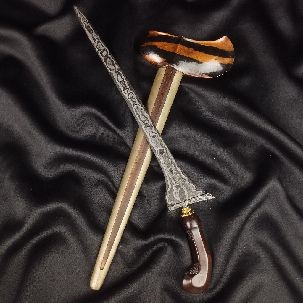 Keris brojol sepuh pamor Brahma watu - Rojo Gundolo Tangguh Madura Sepuh