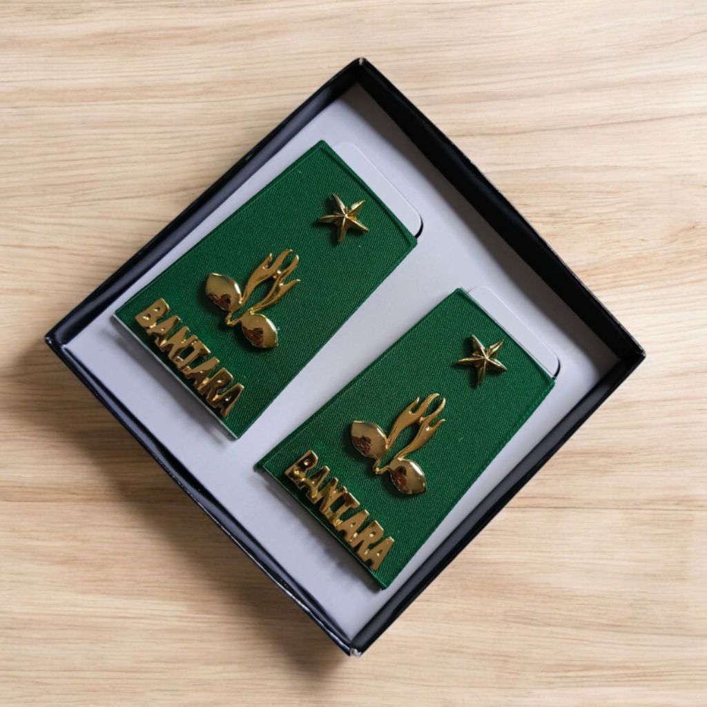 

sepasang bantara akrilik tulisan logam cor pramuka premium elegan