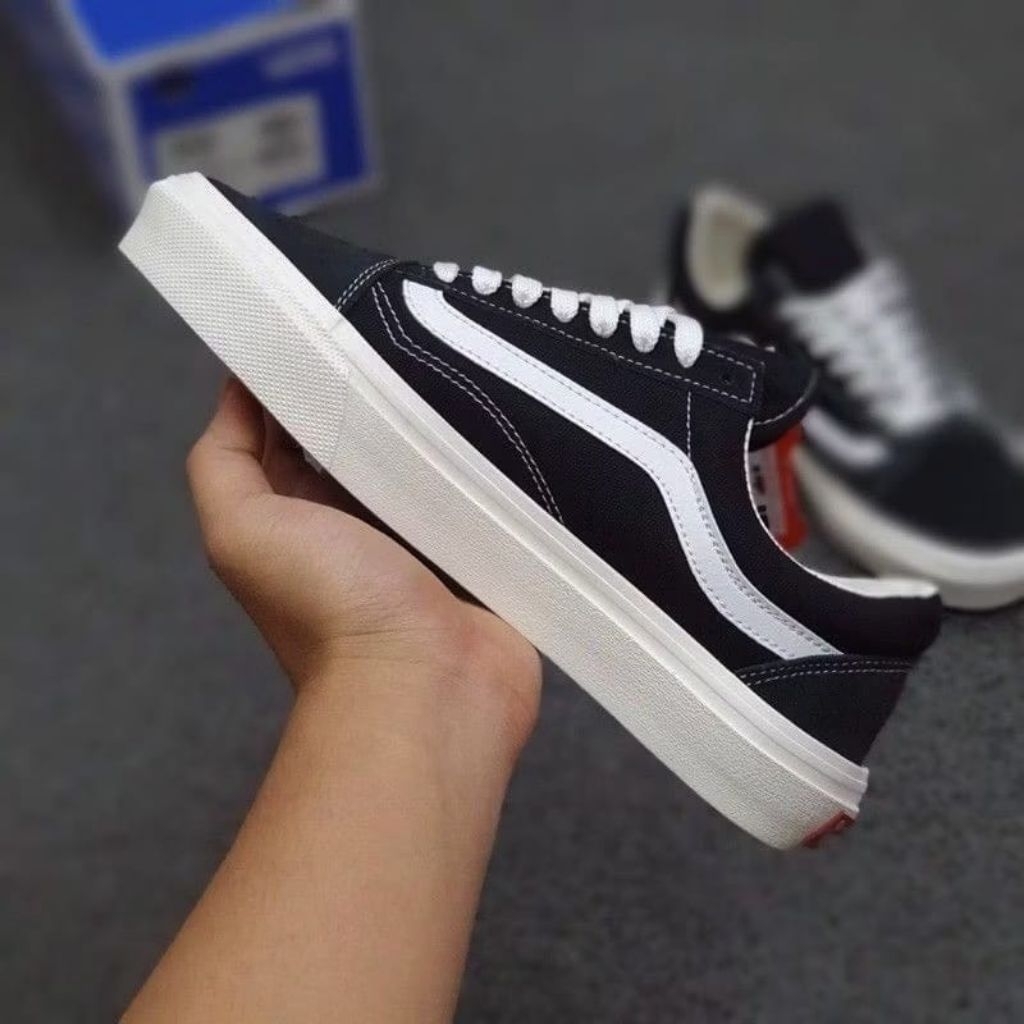 GS_sepatu kets casual pria dan wanita trend terpopuler  black to scholl vns list