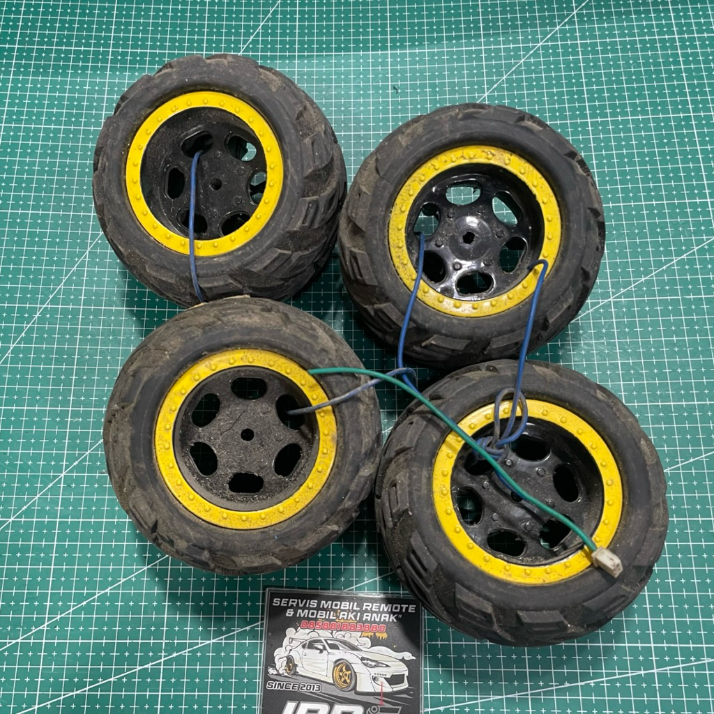 ban rc jip jumbo rock Klower depan hex 6 belakang hex 8 besar