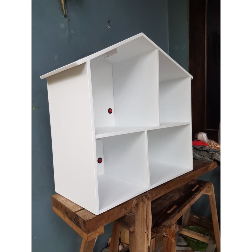 rumah boneka / rumah miniatur / rumah kayu barbie, doll ,k pop , boneka koleksi