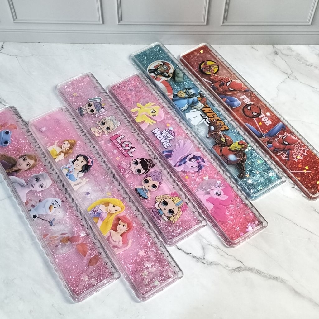 

Penggaris Glitter Air 20 cm Gambar Karakter