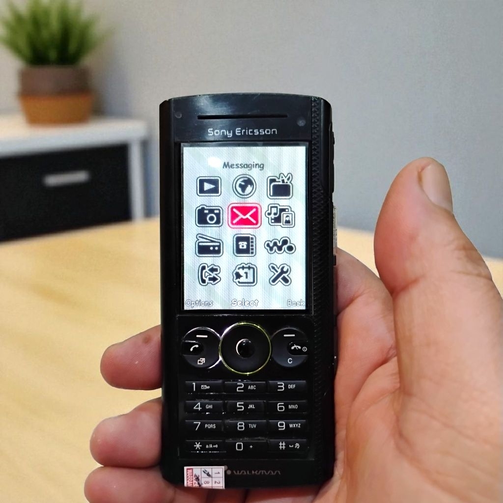 Sony Ericsson W902i