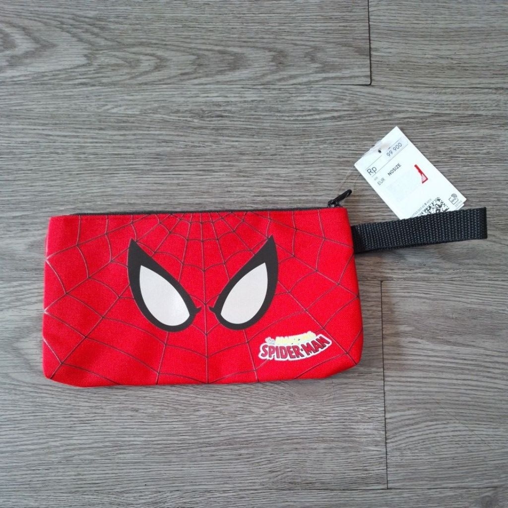 

Tempat Pensil H&M Spiderman Red