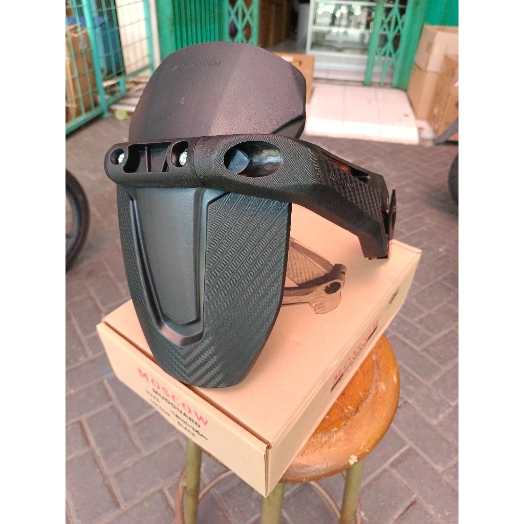 MUDGUARD UNIVERSAL / SPAKBOR KOLONG BELAKANG MUD GUARD PENAHAN LUMPUR KARBON MUDGUARD MOSCOW ORIGINA