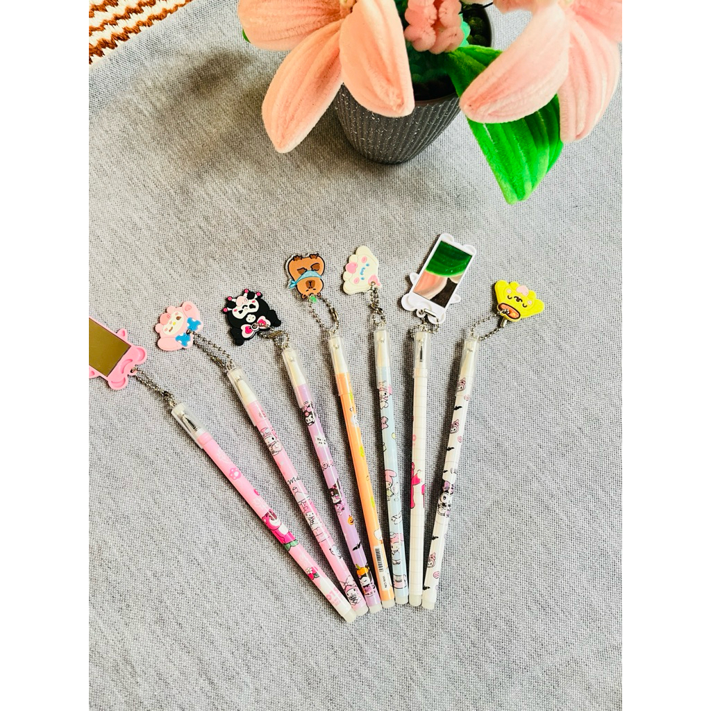 

Bolpoint karakter gantungan lucu