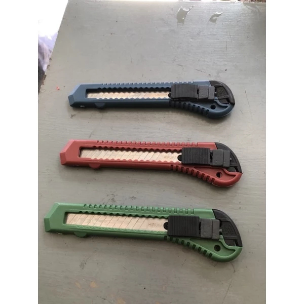 

Cutter ATK Besar – Wajib Punya untuk Rumah & Kantor