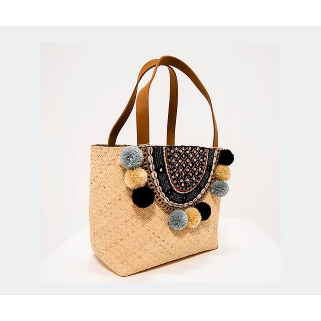 Tas anyaman rotan khas Bali