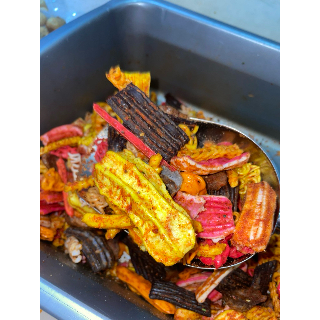 

NEW 500GR TERLARIS KERUPUK SEBLAK MIX PEDAS TERMURAH