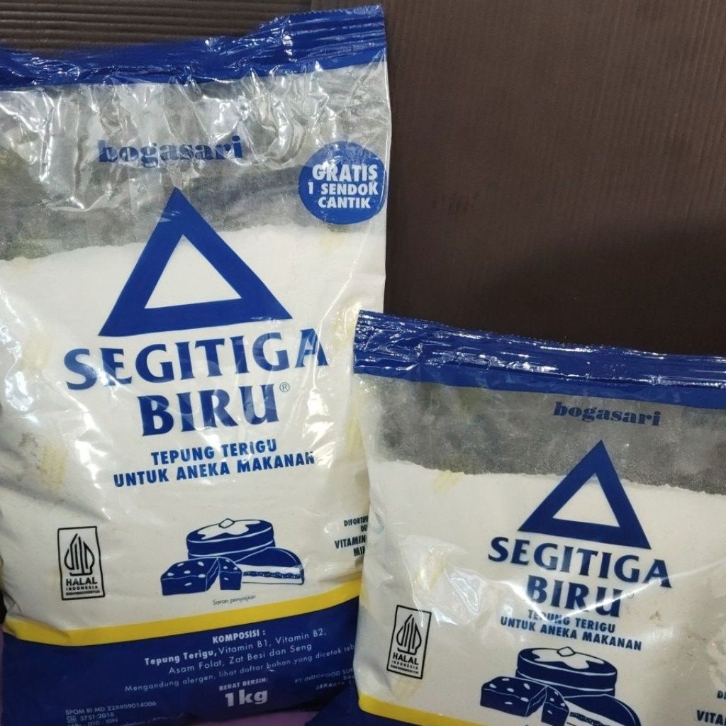 

BOGASARI Tepung Terigu Segitiga Biru 1 KG / 500gr